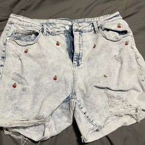 Judy blue shorts with cherries